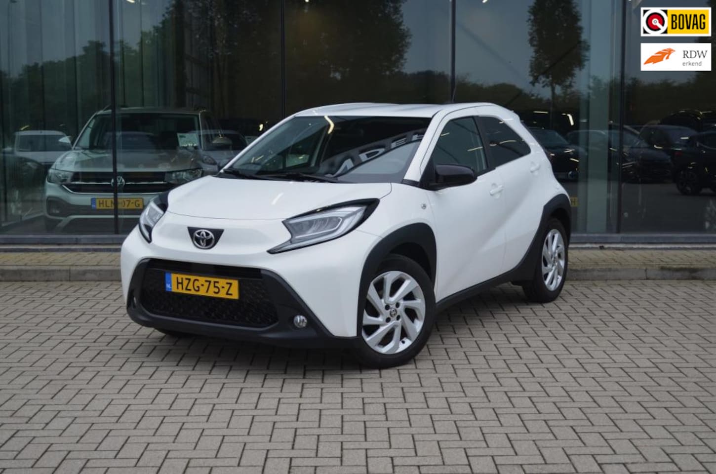 Toyota Aygo X - 1.0 VVT-i MT Play | Camera | Cruise controle | Climate controle - AutoWereld.nl
