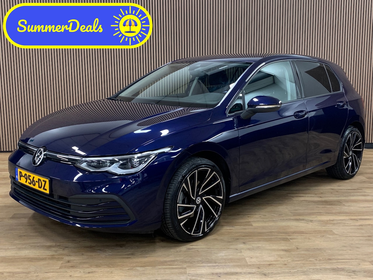 Volkswagen Golf - 1.5 eTSI R-Line|LED|Automaat|Sfeerverlichting|Carplay|19 Inch| - AutoWereld.nl