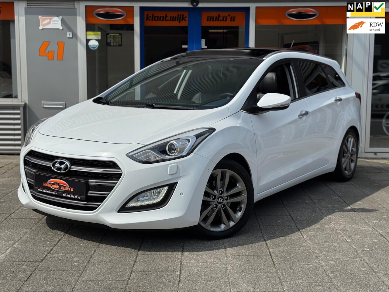 Hyundai i30 Wagon - 1.6 GDI Premium Automaat Panorama Leder Dealer Historie - AutoWereld.nl