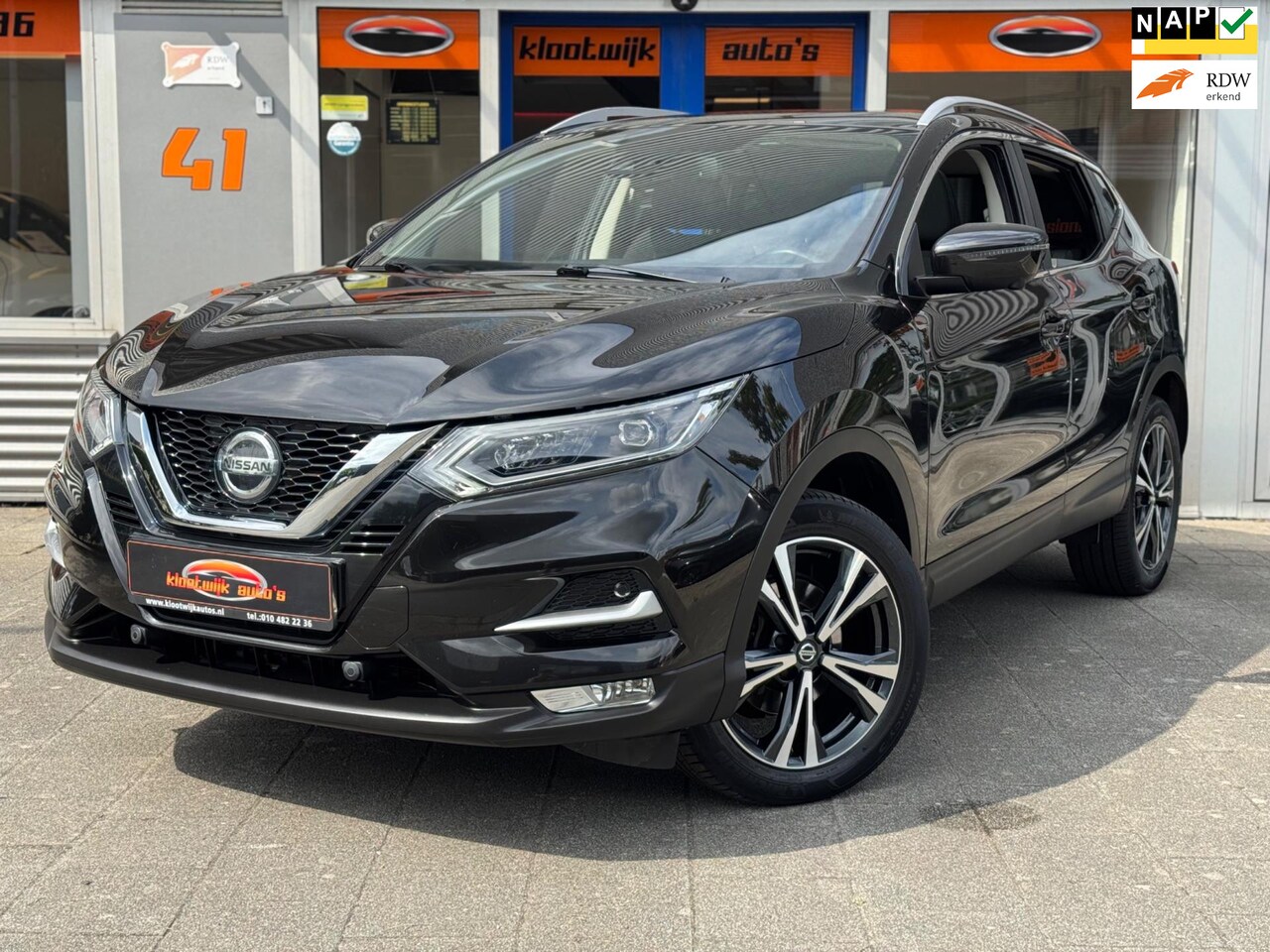 Nissan Qashqai - 1.3 DIG-T N-Connecta Panorama Navi CarPlay Led LM - AutoWereld.nl