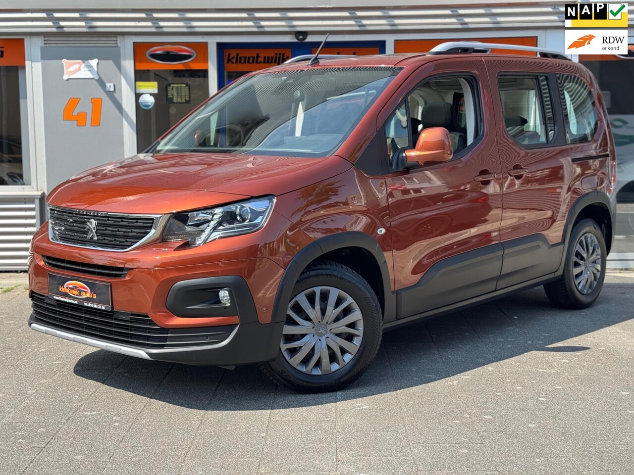Peugeot Rifter - 1.2 P.Tech Allure Panorama Navigatie LED Camera 1e Eigenaar Dealer Onderhouden - AutoWereld.nl