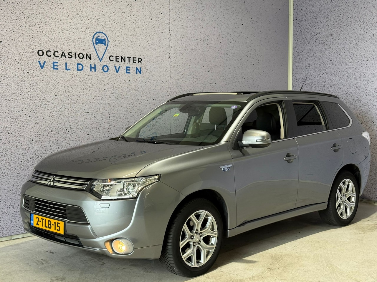 Mitsubishi Outlander - 2.0 PHEV Instyle+ // TREKHAAK // SUNROOF // - AutoWereld.nl