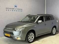 Mitsubishi Outlander - 2.0 PHEV Instyle+ // TREKHAAK // SUNROOF //