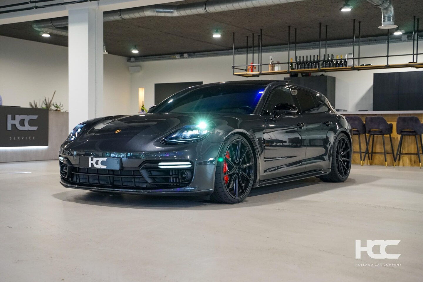 Porsche Panamera Sport Turismo - 4 E-Hybrid | Vossen | Sport Design | - AutoWereld.nl