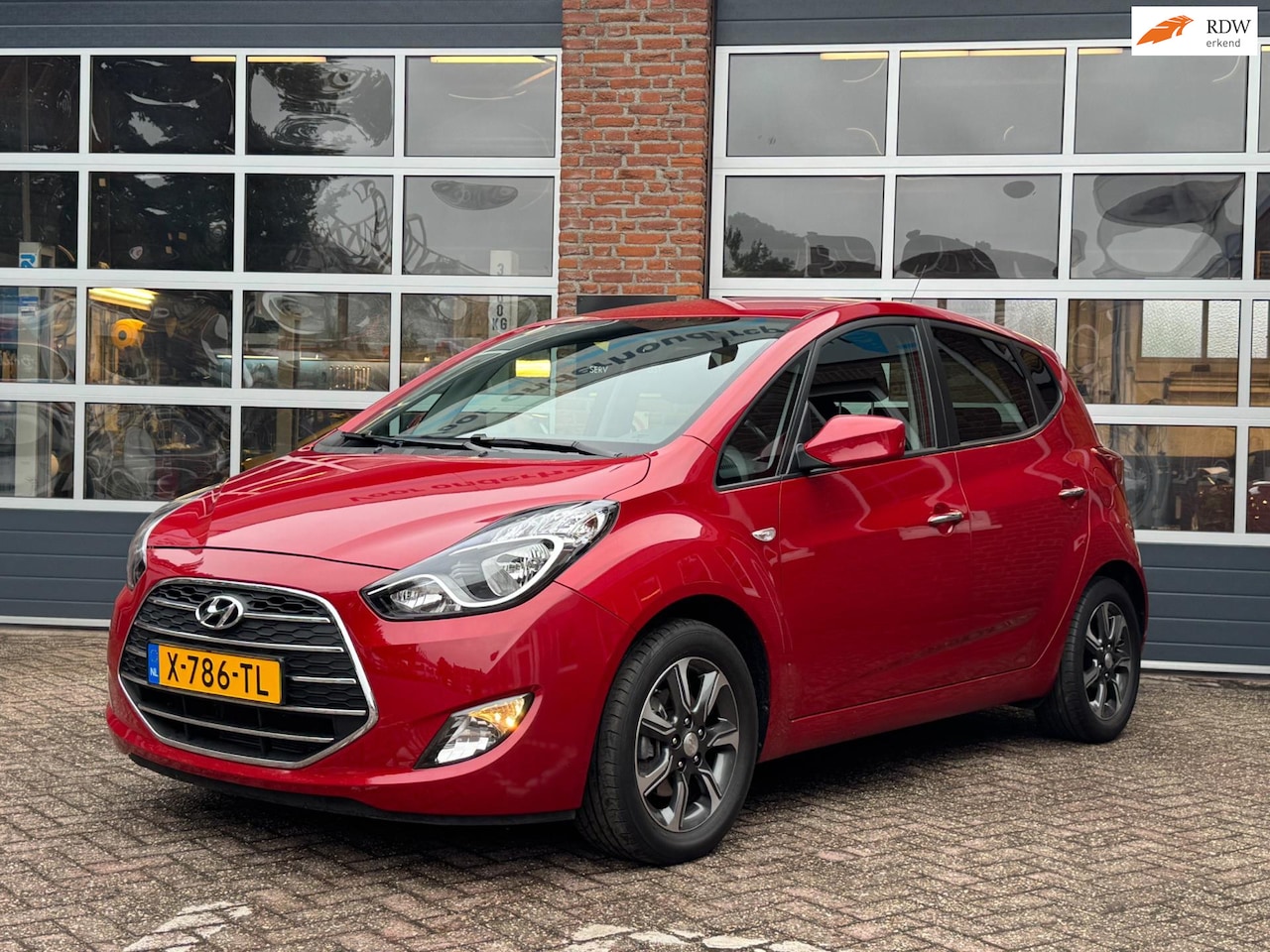 Hyundai ix20 - 1.4i , Airco, PDC, Stoel/stuurverwarming, 16 inch LM. - AutoWereld.nl