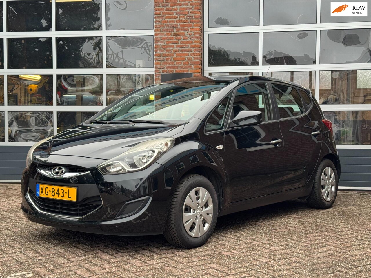 Hyundai ix20 - 1.4i i-Drive 1.4i i-Drive, Airco, el. ramen, All season, trekhaak - AutoWereld.nl