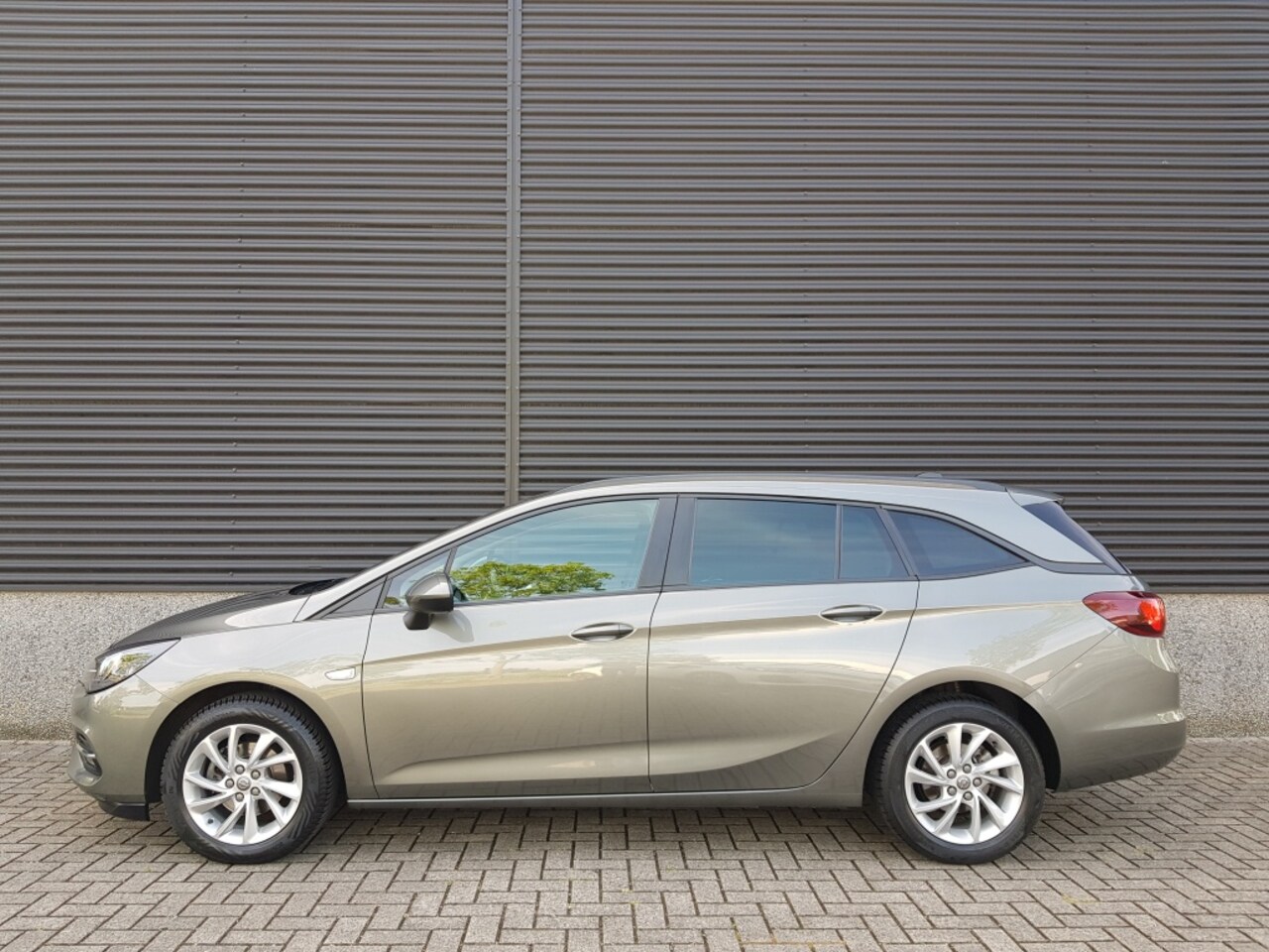 Opel Astra Sports Tourer - 1.2 Edition 1.2 Edition