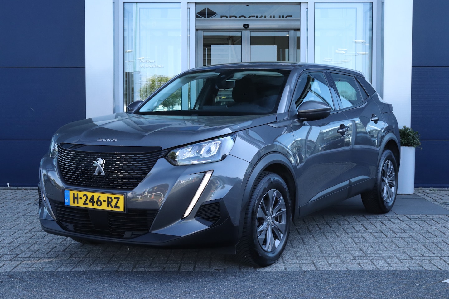 Peugeot 2008 - 1.2 Turbo Active | Cruise Control | Navigatie | Airco | Sensoren achter - AutoWereld.nl