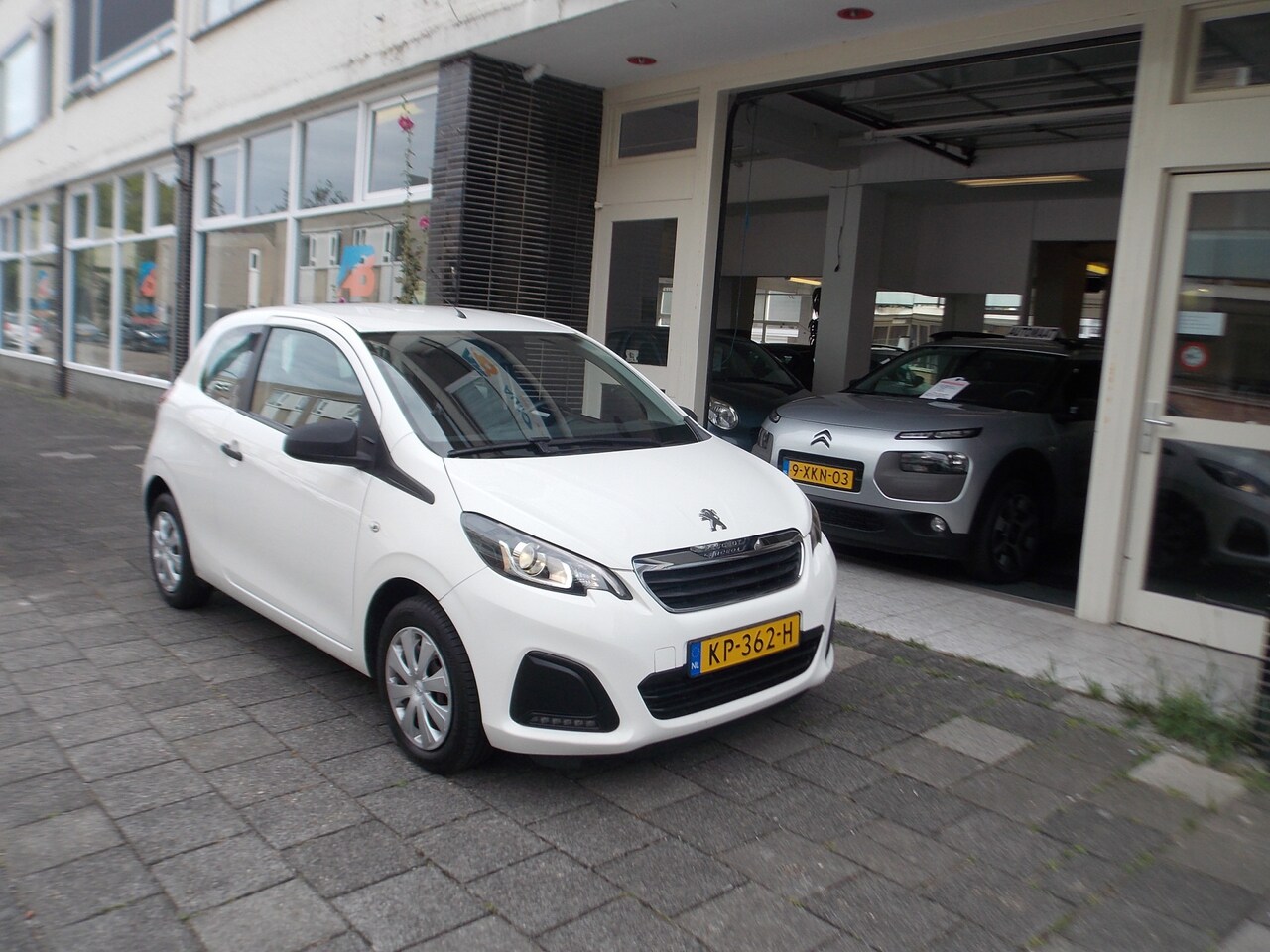Peugeot 108 - 1.0 e-VTi Access NIEUWSTAAT DEALERONDERHOUDEN - AutoWereld.nl