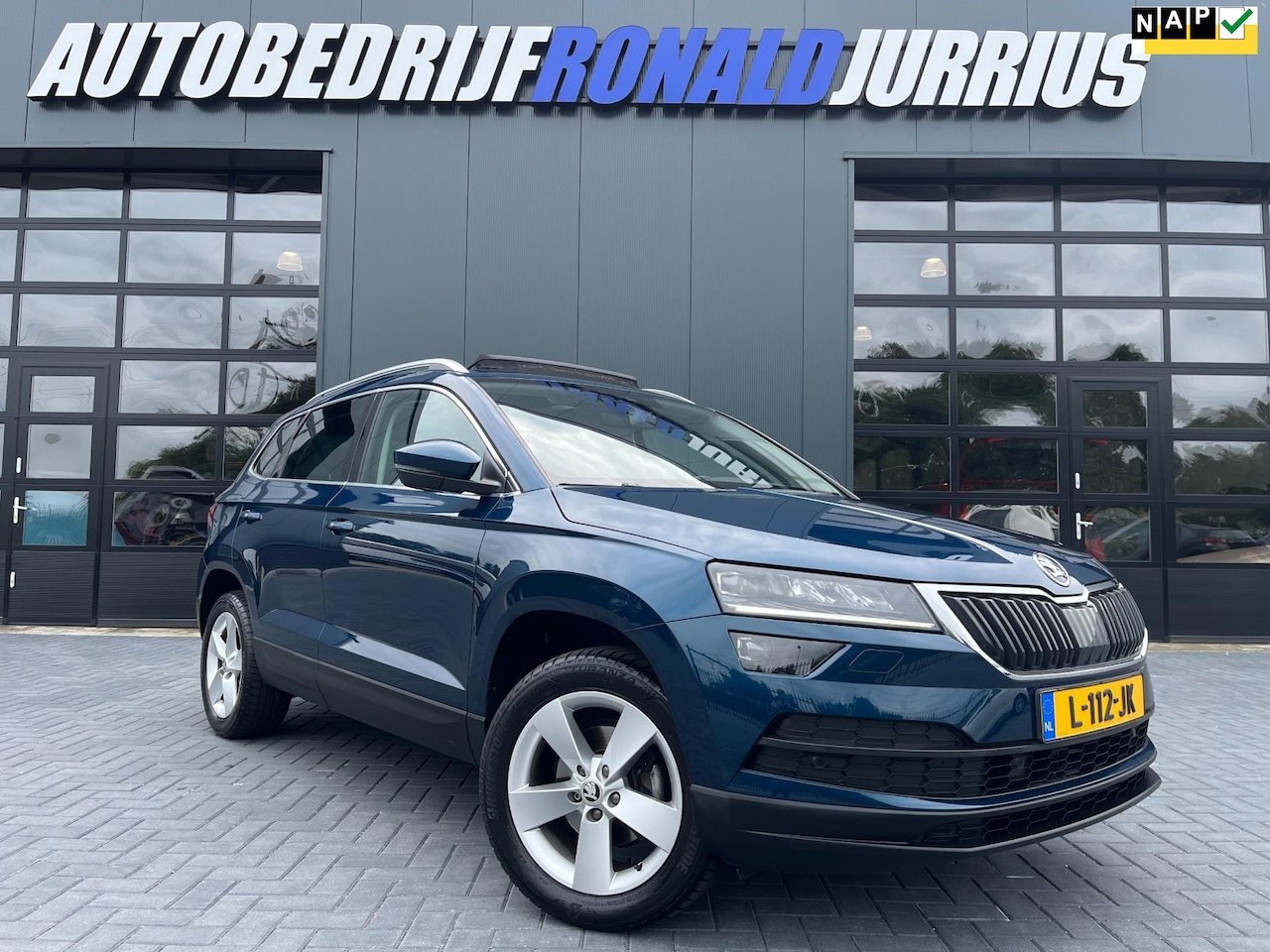 Skoda Karoq - 1.0 TSI Business Edition Plus NL.Auto/Panoramadak/Camera/Adaptive-Cruise/Virtual Cockpit/ - AutoWereld.nl