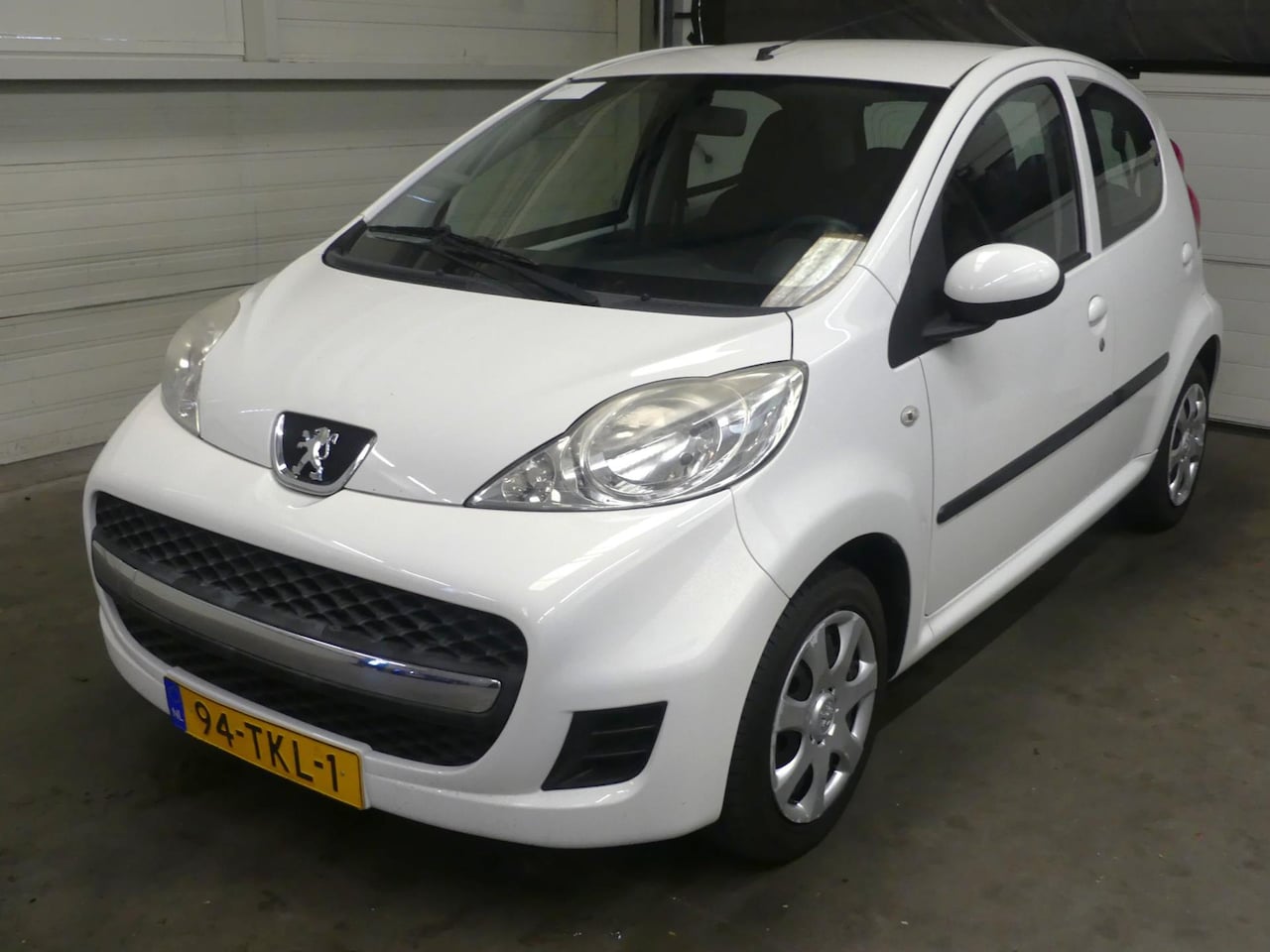 Peugeot 107 - 1.0-12V XS - Airco - 5 deurs - 1e eigenaar - AutoWereld.nl