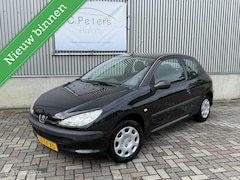 Peugeot 206 - 1.4 One-line 2007 / Airco / 139.000km NAP 2e eigenaar