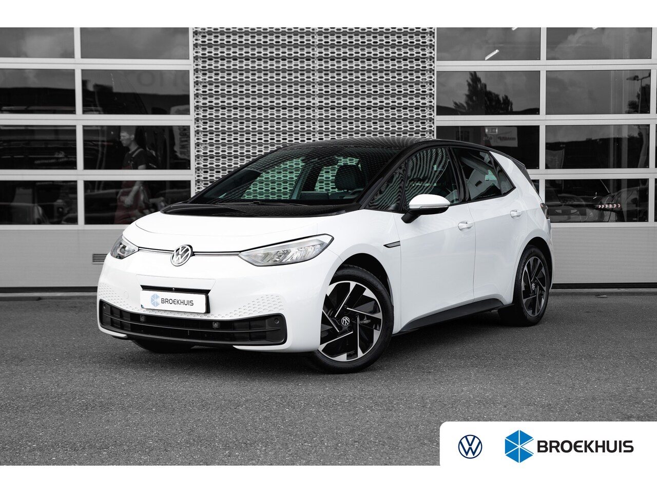 Volkswagen ID.3 - Pure 45 kWh | Trekhaak | Camera | - AutoWereld.nl