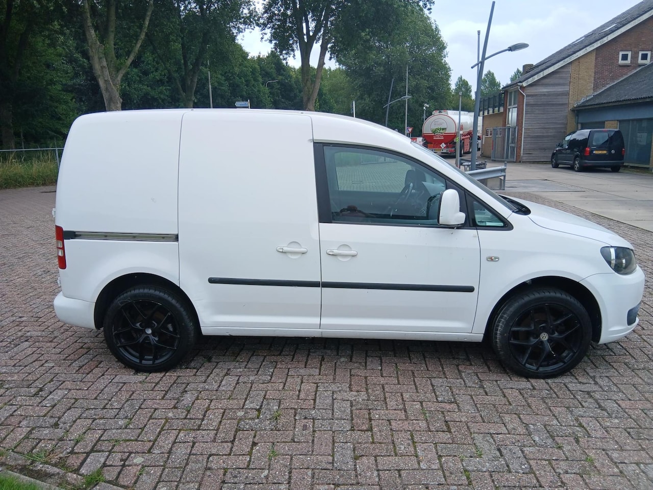 Volkswagen Caddy - 1.6 TDI BMT // nieuwe banden - AutoWereld.nl