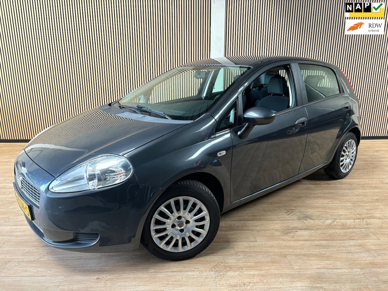 Fiat Grande Punto - 1.2 Active Met nieuwe APK - AutoWereld.nl