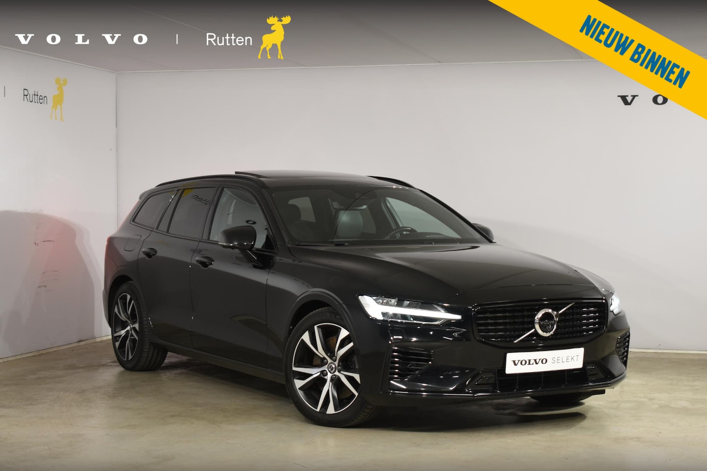 Volvo V60 - T6 340PK Automaat Plug-in hybrid AWD R-Design / Cruise control / Panoramadak / Stoelverwar - AutoWereld.nl