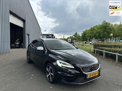 Volvo V40 - 1.5 T3 Polar+ Sport, BTW, Black on Black, Full Panodak, Full Option