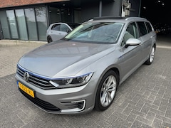 Volkswagen Passat Variant - 1.4 TSI GTE Highline PANO ACC TREKHAAK ALCANTARA TOP ONDERHOUDEN