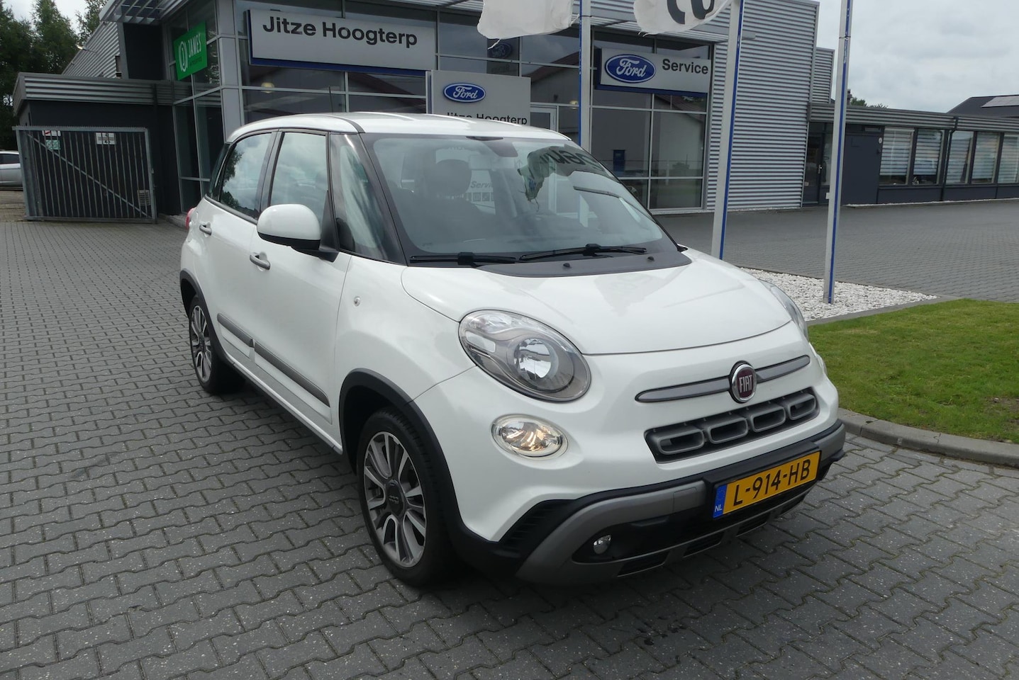 Fiat 500 L - 1.4 LOUNGE CRUISE CONTROL, AIRCO, CAMERA, APPLE CARPLAY, DAB, 93.747KM - AutoWereld.nl