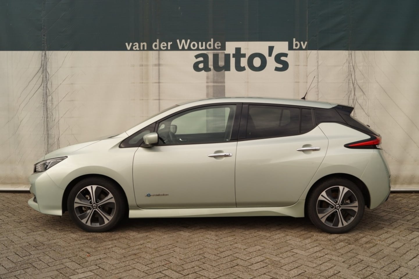 Nissan LEAF - 2.ZERO EDITION 40kWh -NAVI-ECC-CAM- - AutoWereld.nl