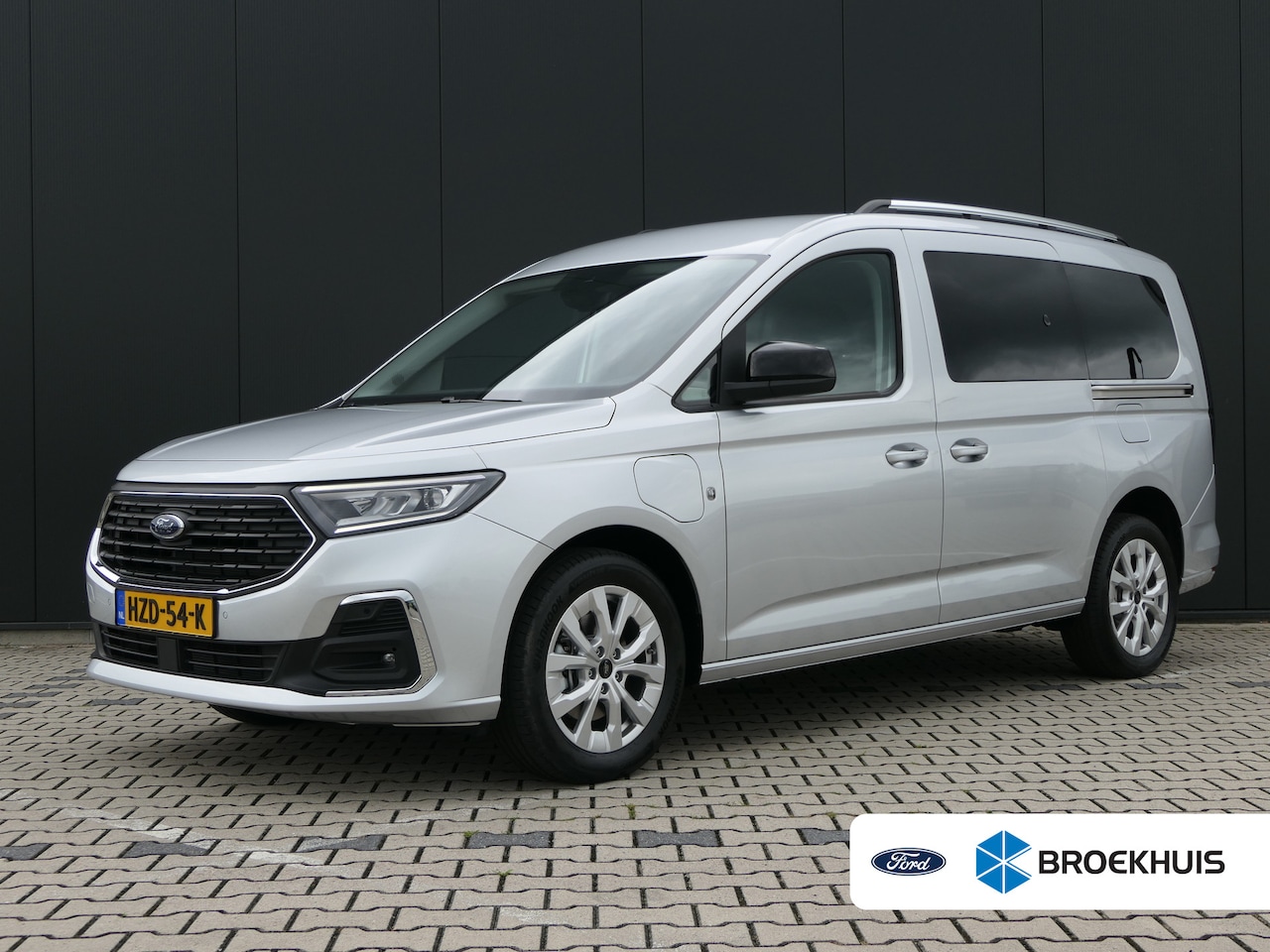 Ford Tourneo Connect - 1.5 PHEV Titanium 7 Persoons | 100km Elektrisch Rijbereik | 1400kg Trekgewicht - AutoWereld.nl
