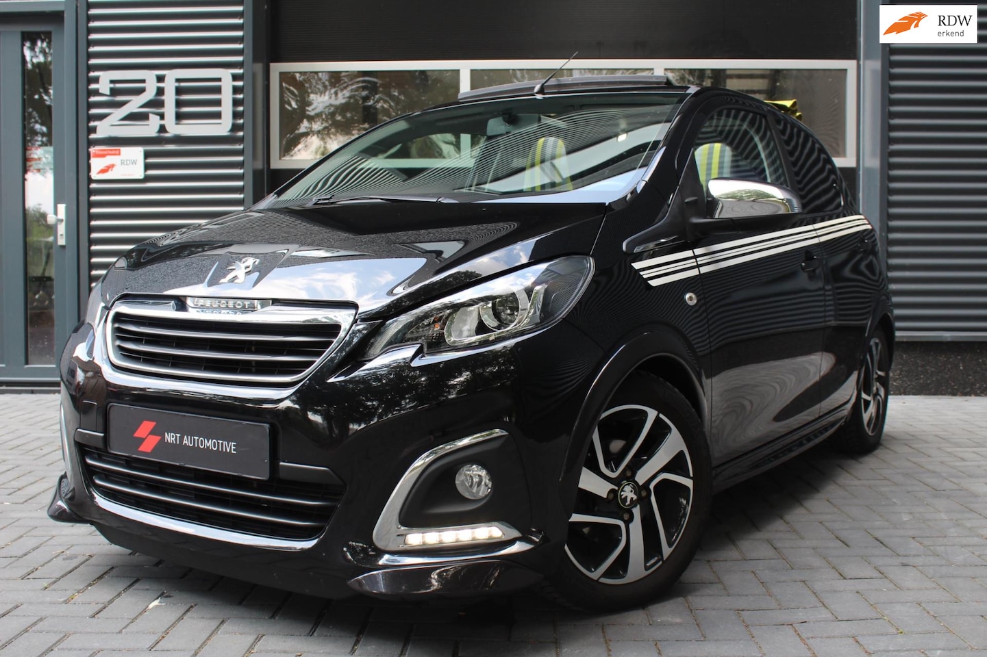 Peugeot 108 - GT-Line Opendak / Musketier bodykit / Apple carplay - AutoWereld.nl