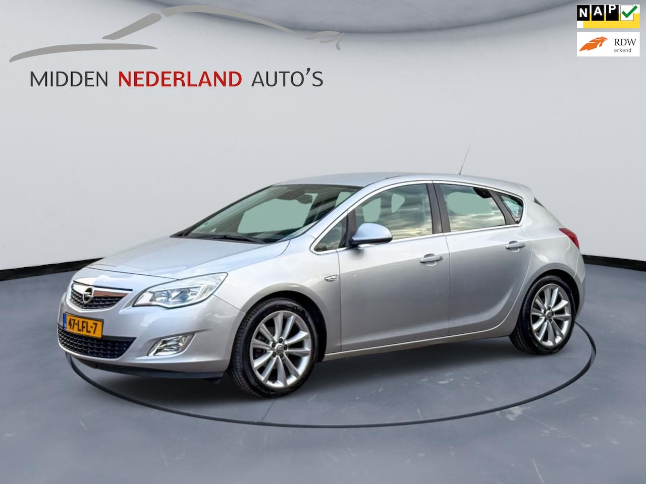 Opel Astra - 1.6 Cosmo * LEER * SPORT STOELEN * TREKHAAK * APK 2026 * - AutoWereld.nl