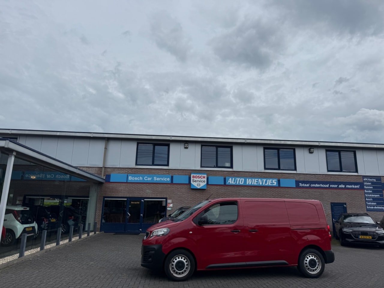 Peugeot Expert - 2.0 BlueHDI Aut 130kw | Premium 3-Pers | Airco | Navi - AutoWereld.nl