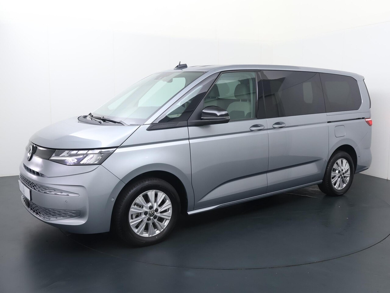 Volkswagen Multivan - Bedrijfswagens Economy Business L2 1.5 eHybrid EU6 180 kW (245pk) - AutoWereld.nl