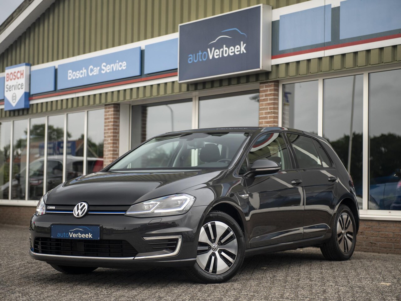 Volkswagen e-Golf - 136pk | Navi Discover Pro | Warmtepomp | LED koplampen | Apple Carplay & Android Auto | St - AutoWereld.nl