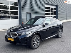BMW X6 - XDrive M40i M SPORT panoramadak, stoelmassage, softclose, trekhaak