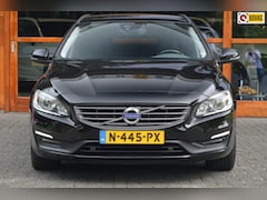 Volvo V60 - 2.4 D5 Twin Engine Special Edition | Stuur + Stoel Verwarmd | Trekhaak | Bluetooth | Cruis