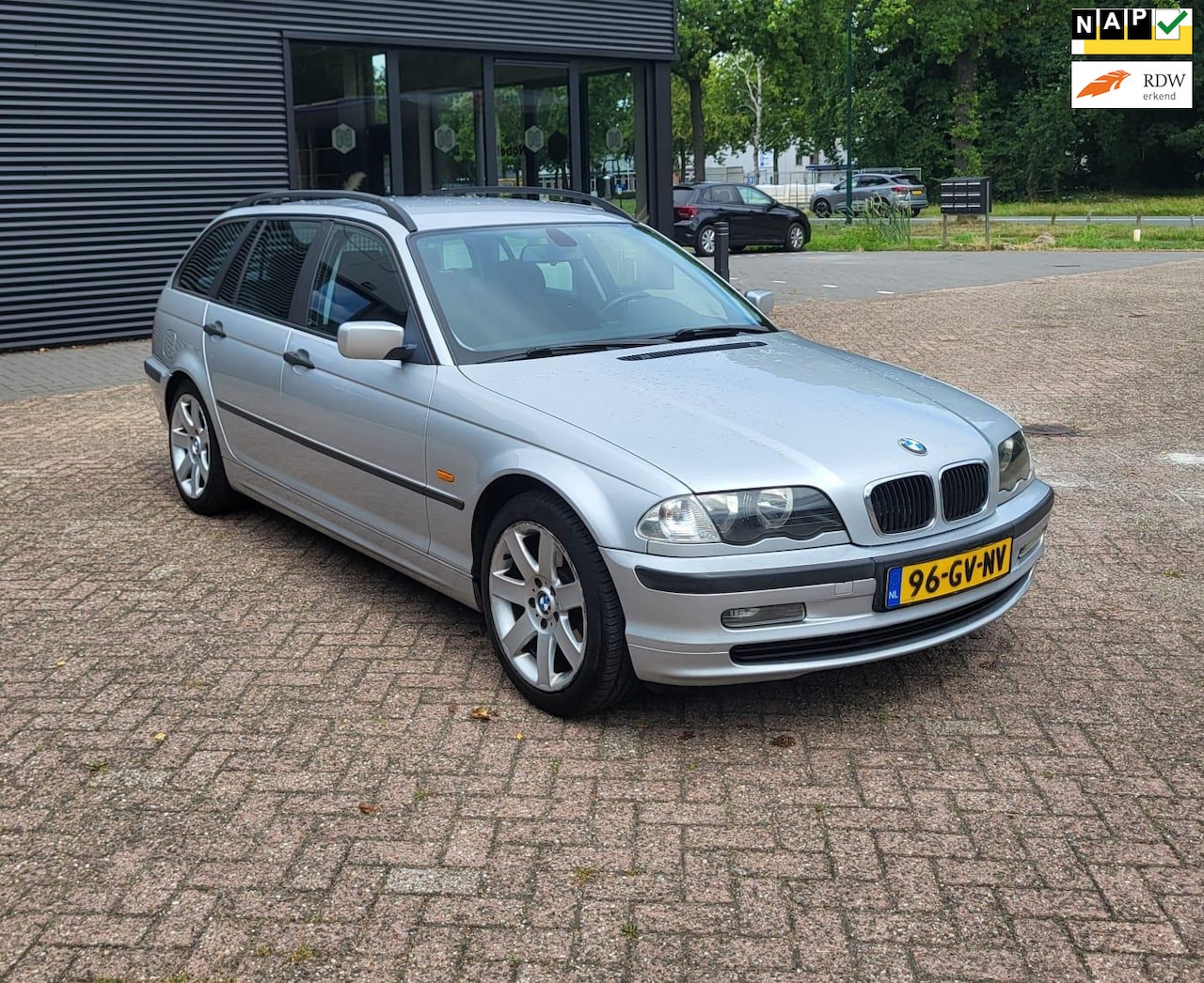 BMW 3-serie Touring - 318i 318i, CruisC, Airco, Trekhaak, APK 7/26! - AutoWereld.nl