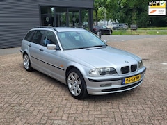 BMW 3-serie Touring - 318i, CruisC, Airco, Trekhaak, APK 7/26