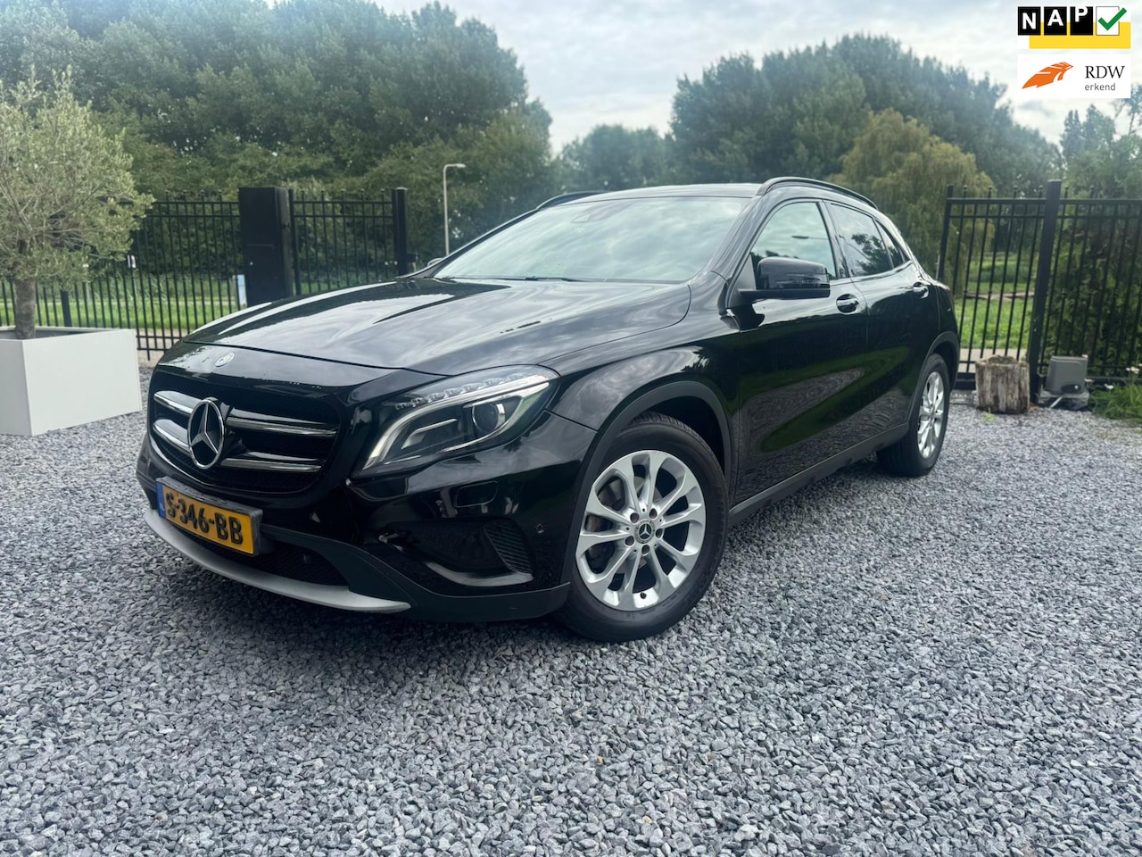 Mercedes-Benz GLA-Klasse - 200 Prestige / ambilight / Camera / - AutoWereld.nl
