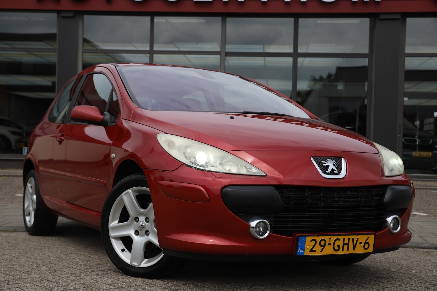Peugeot 307 - 2.0-16V XSI 141pk 3drs Clima/Navigatie - AutoWereld.nl