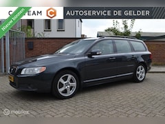 Volvo V70 - 2.5FT Momentum | Trekhaak | Xenon | Nivomat| Youngtimer