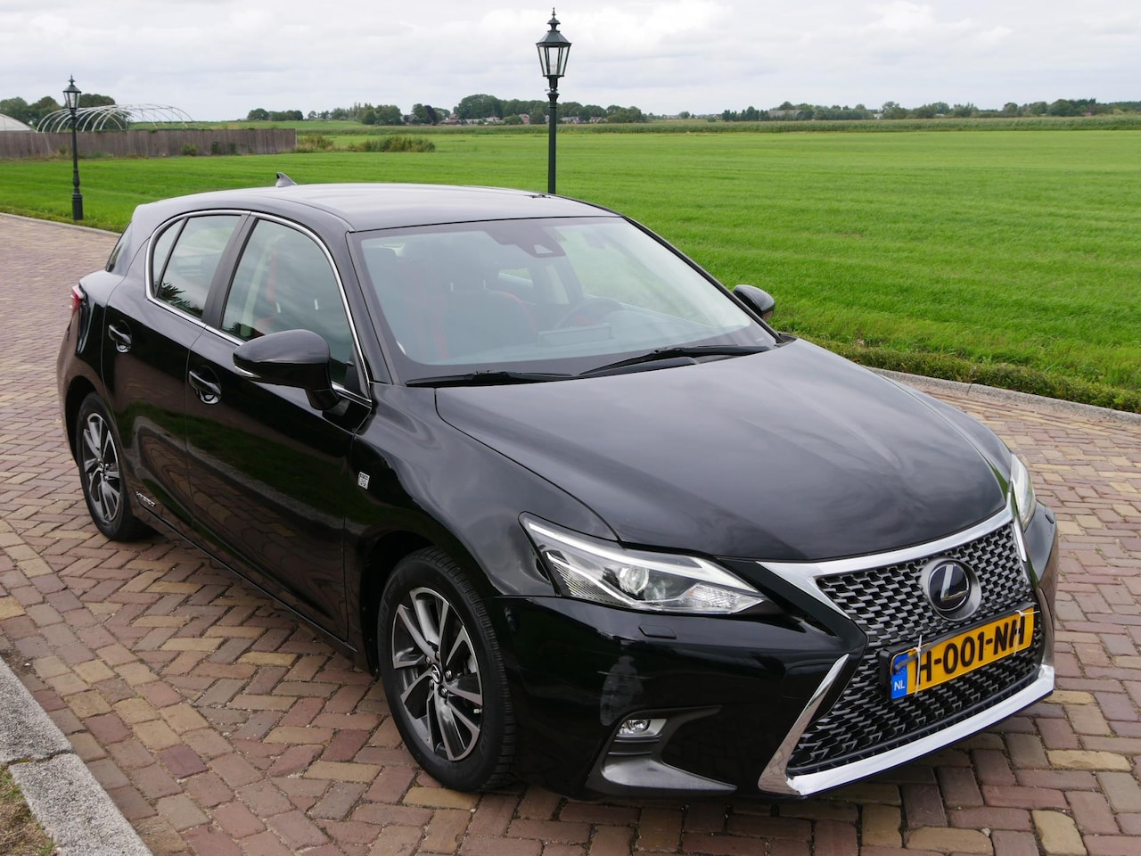 LEXUS CT200H