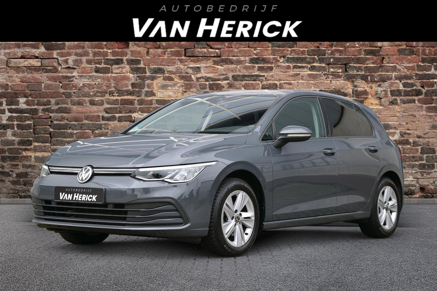 Volkswagen Golf - 1.5 eTSI Life 150PK Automaat | Navi | Winterpakket | 1e eigenaar - AutoWereld.nl