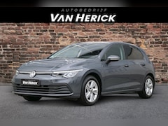Volkswagen Golf - 1.5 eTSI Life 150PK Automaat | Navi | Winterpakket | 1e eigenaar