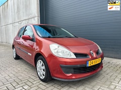 Renault Clio - 1.2i 16V Rip Curl AIRCO NAP 5DRS 1EIG