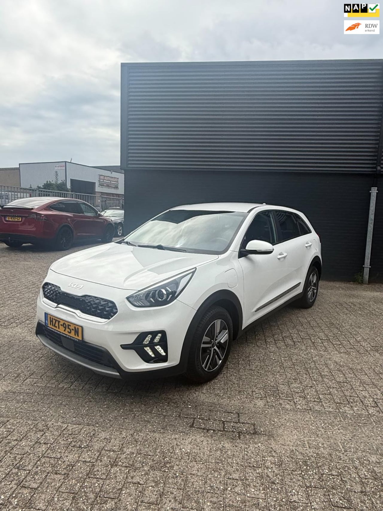 Kia Niro - 1.6 GDi PHEV DynamicLine 1.6 GDi PHEV DynamicLine - AutoWereld.nl