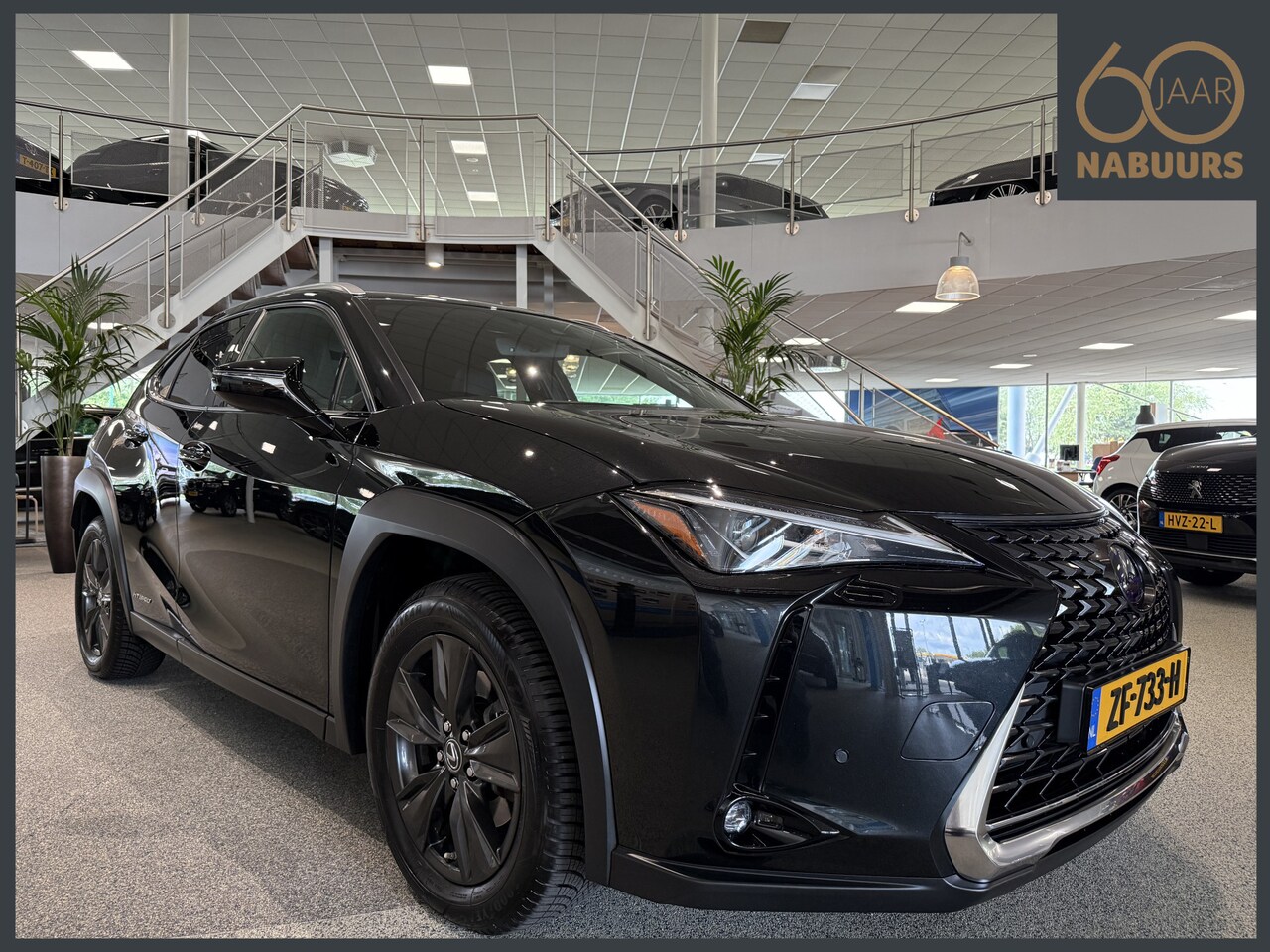 Lexus UX - 250h Luxury Line 250h Luxury Line, NL auto, Trekhaak, Camera, Leder - AutoWereld.nl