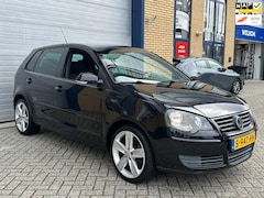 Volkswagen Polo - 1.2-12V Trendline, lichtmetaal, airco, 5 deurs, apk, inruil mogelijk
