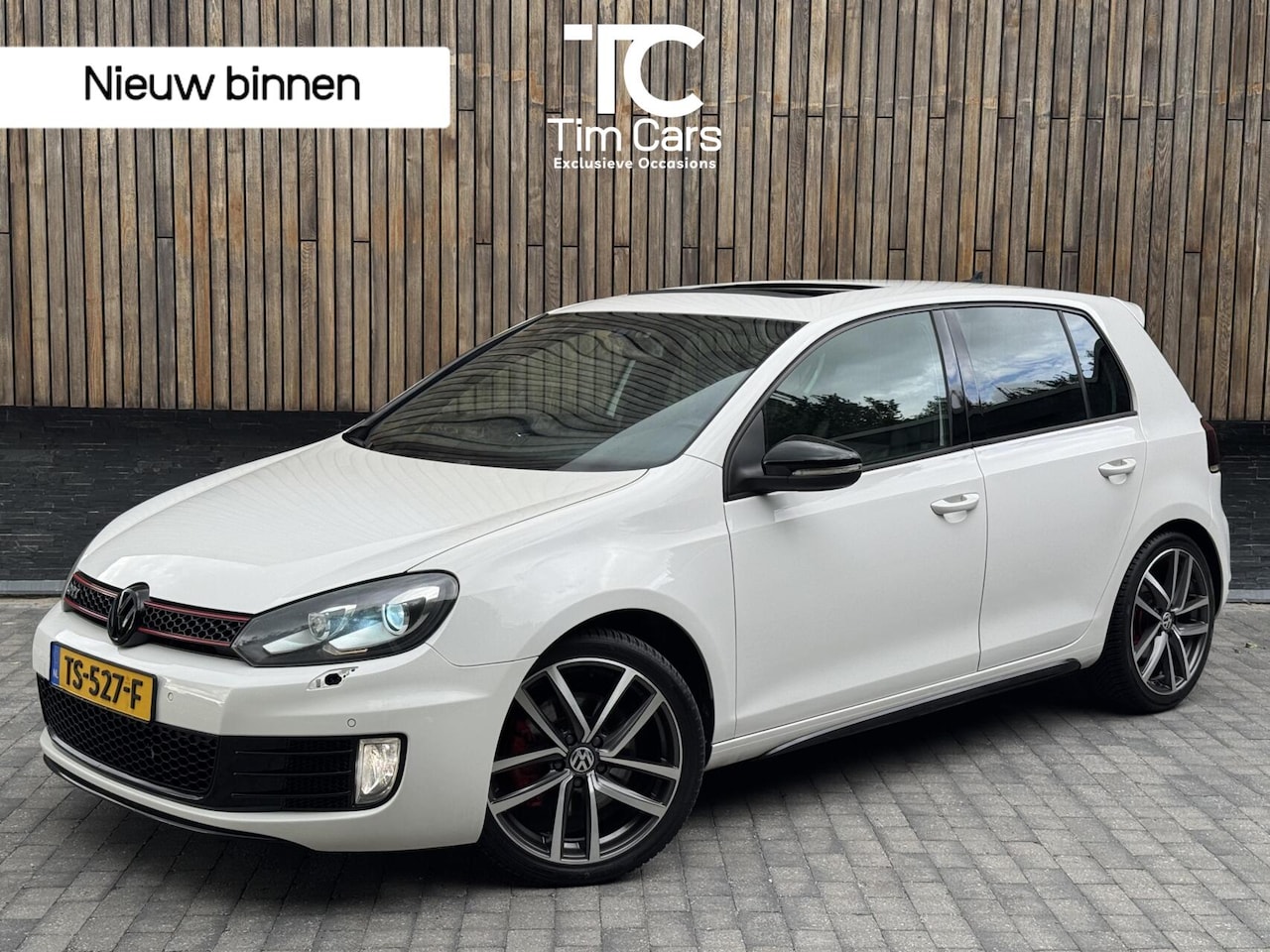 Volkswagen Golf - 2.0 GTI Handgeschakeld | Schuif-kanteldak | Bi-Xenon verlichting | Leer | Stoelverwarming - AutoWereld.nl