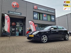 Alfa Romeo Giulietta - 1.4 T Distinctive| Panoramadak| Xenon| Trekhaak| 170PK| Full option