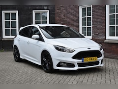 Ford Focus - 2.0 ST