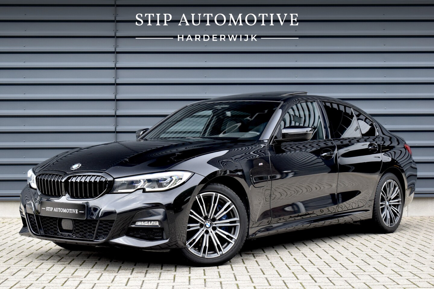BMW 3-serie - 330e High Executive M Sport | Schuif/Kanteldak | ACC | Laser Light | Memory | Head-Up | Ad - AutoWereld.nl