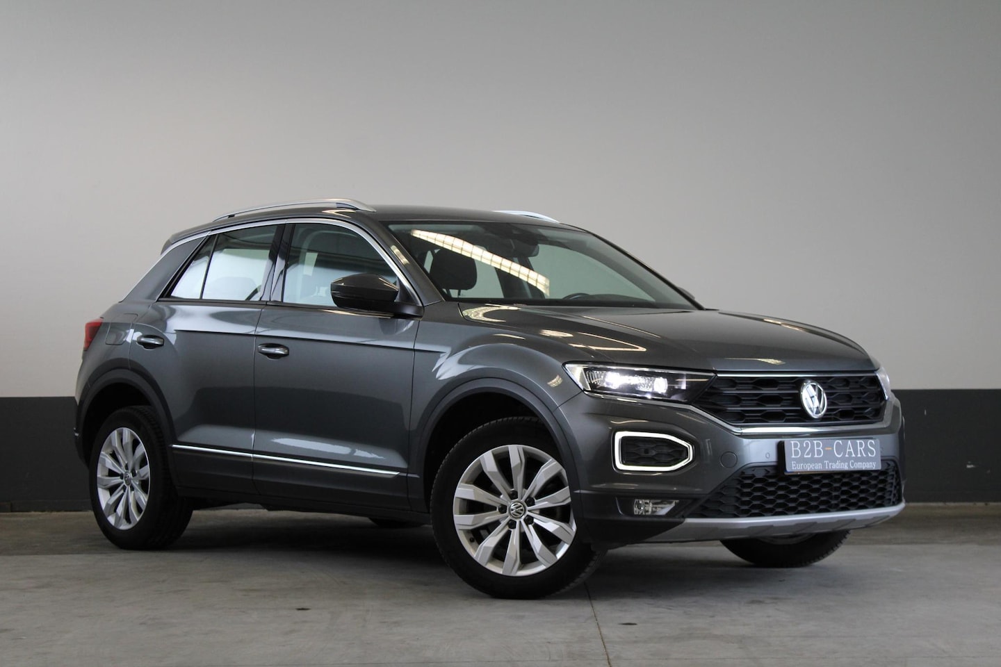 Volkswagen T-Roc - 1.5 TSI Sport LED - Camera - Virtual - Trekhaak - Stoelverwarming - AutoWereld.nl