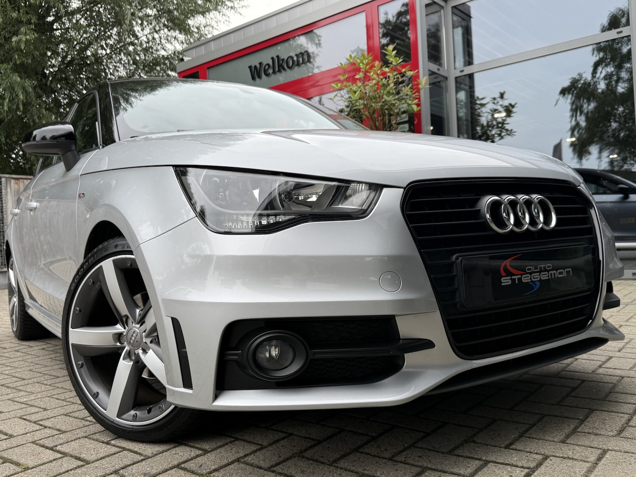 Audi A1 Sportback - 1.2 TFSI *!* S-LINE *!* ECC/ 17 INCH/ STOELVERWARMING *!* - AutoWereld.nl